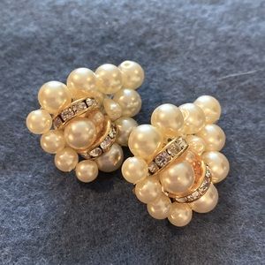 Vintage earrings clip